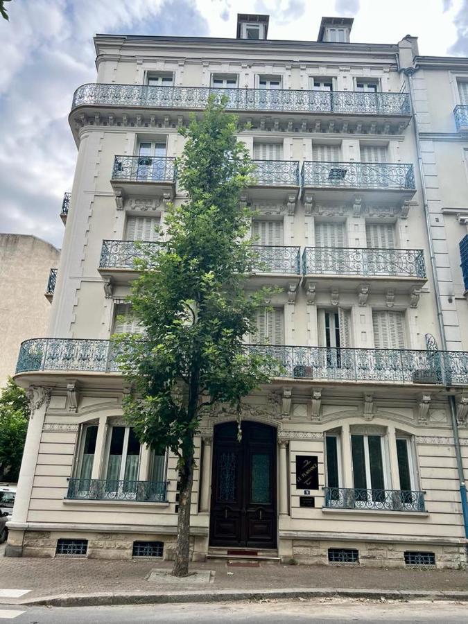 Le Napoleon Lägenhet Vichy Exteriör bild