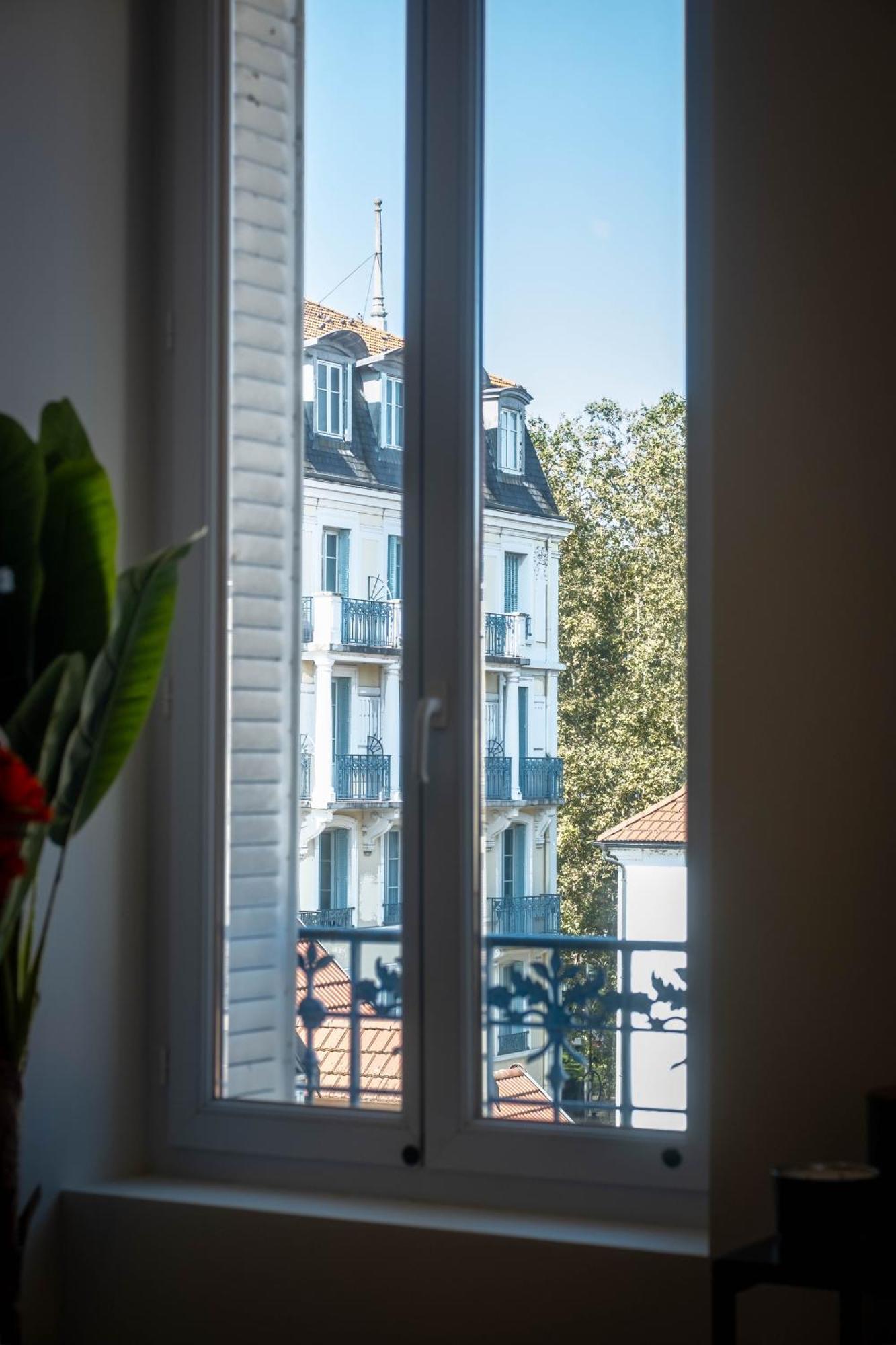 Le Napoleon Lägenhet Vichy Exteriör bild